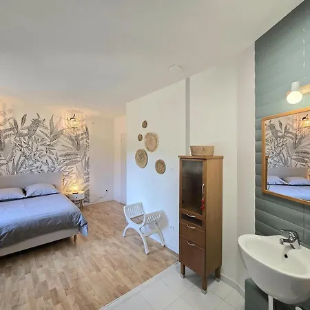 Charmante Maison Avec Piscine Privee Et Wifi En Dordogne - Fr-1-616-96 Landhaus Montagrier